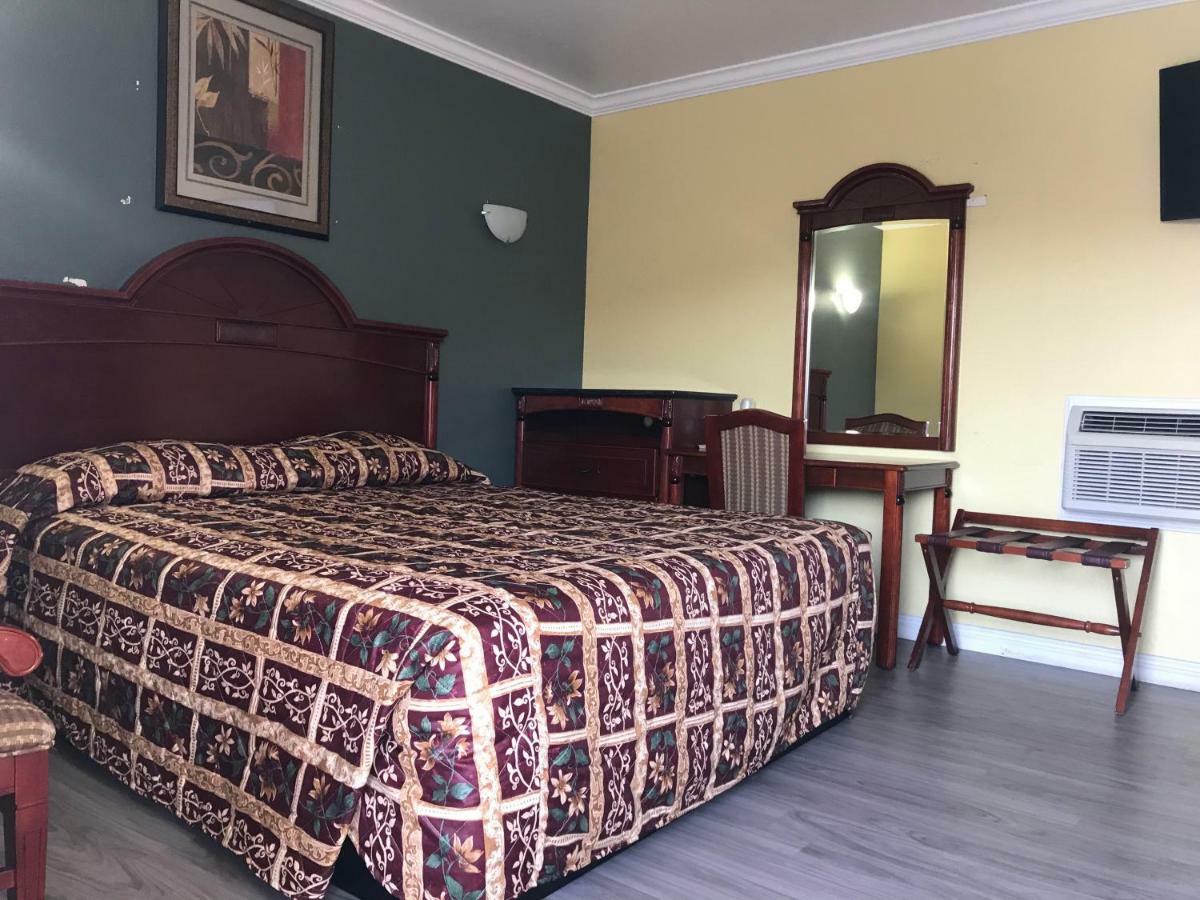 Colony Inn Motel Беллфлавер Екстер'єр фото