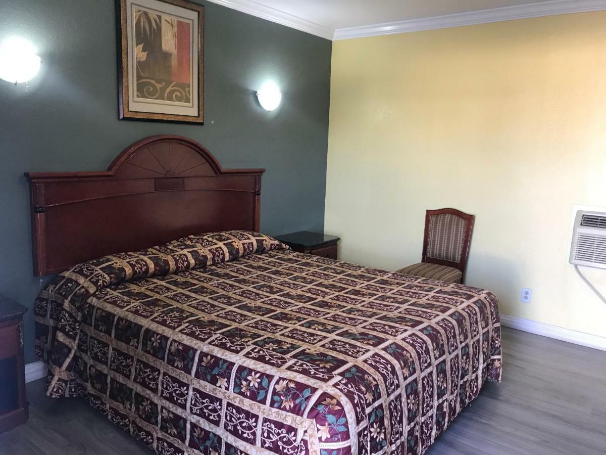 Colony Inn Motel Беллфлавер Екстер'єр фото